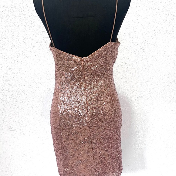 Lulu's Shimmering Rose Gold Sequin bodycon Mini Dress M - Picture 6 of 9